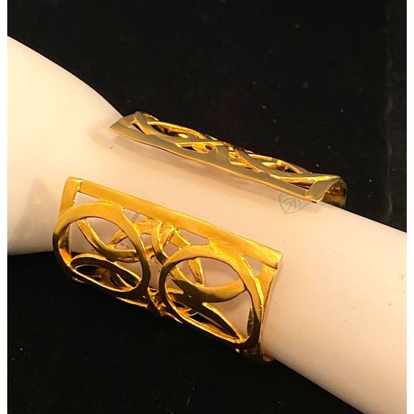 Vintage 90's - 2000's Kenneth Lane Gold Circles Cuff Bracelet - Picture 6 of 8